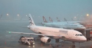 İstanbul&#039;da uçuş trafiğine şiddetli yağmur engeli