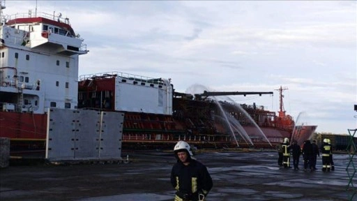 Ukrayna'da isabet alan Türk bayraklı gemideki yangın söndürüldü