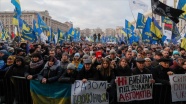 Ukrayna&#039;daki protestolarda Zelenskiy&#039;e &#039;kırmızı çizgi&#039; hatırlatması
