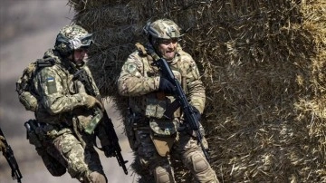 Ukrayna ordusu, ABD üretimi silahlarla cephede yoğun eğitimden geçiyor