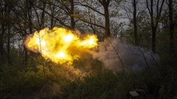 Ukrayna ordusu Avdiyivka'daki savunma hattını topçu birliğiyle ayakta tutuyor