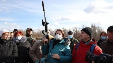 Ukrayna, sivillerin silah sahibi olabilmesini düzenleyen yasayı onayladı