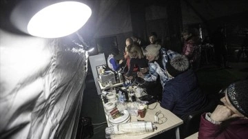 Ukrayna'da elektriksiz kalan şehirlerde halkın imdadına 'Yenilmezlik Noktaları' yetiş