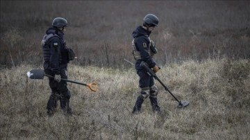 Ukrayna'da Rus güçlerinin çekildiği Herson bölgesinde mayın temizleme çalışmaları sürüyor