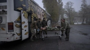 Ukrayna'da yaralı askerlere tıbbi destek sağlayan gönüllü sağlık ekipleri görevde