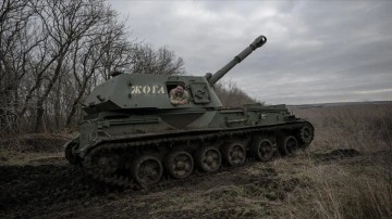 Ukrayna'daki topçu birlikleri Batı'dan gelecek mühimmatı bekliyor