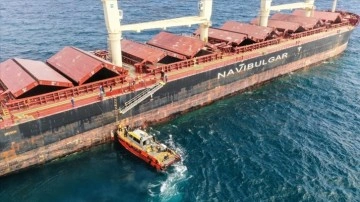 Ukrayna'dan yola çıkan mısır yüklü 'Rojen' gemisi demir aldı