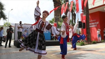 Ukraynalı çocuklar İzmir'de dans yeteneklerini sergiledi