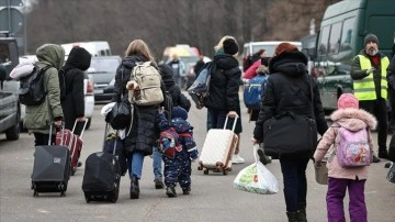 Ukraynalılar, Polonya'ya geçmek için Hrebenne Sınır Kapısı’nda yoğunluk oluşturdu