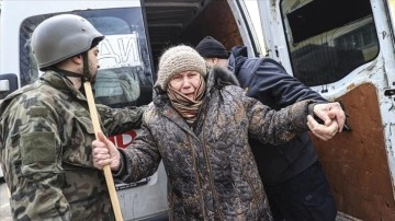 Ukrayna'nın İrpin kentinden sivillerin tahliyesi sürüyor