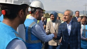 Ulaştırma ve Altyapı Bakanı Uraloğlu, Afyonkarahisar'da YHT tünellerinde incelemede bulundu