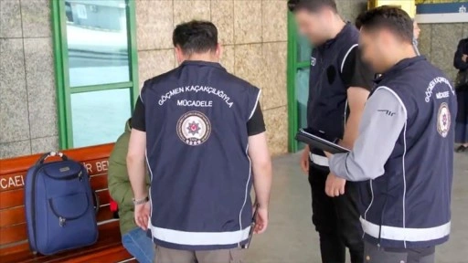 Ülke genelindeki denetimlerde 21 göçmen kaçakçısı ve 547 düzensiz göçmen yakalandı