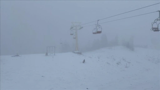 Uludağ'da kar yağışı etkili oluyor