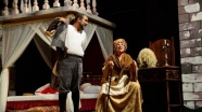 Uluslararası Bursa Festivali'nde 'Tarla Kuşuydu Juliet' oyunu perde açtı