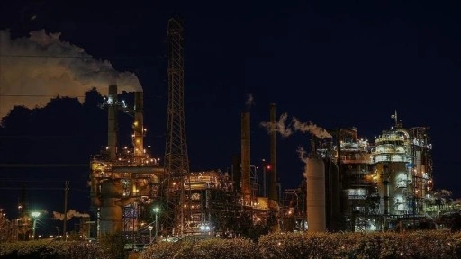 Uluslararası Enerji Ajansı, küresel petrol talebi artış öngörüsünü düşürdü