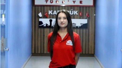 Uluslararası matematik yarışması birincisi Ayşeg&uuml;l Balım, başarısını TEKNOFEST projeleriyle ta&ccedil;landırıyor