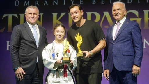 Ümraniye Belediyesi, "Altın Kupa Gecesi" etkinliği düzenledi