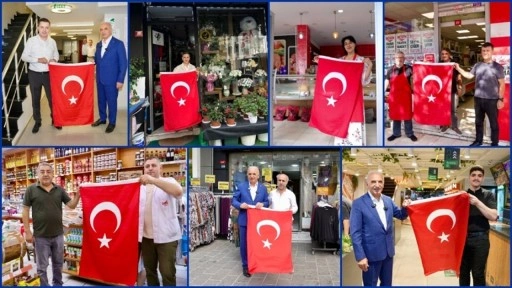 Ümraniye'de 40 bin Türk bayrağı esnaf ve hanelere ulaştı