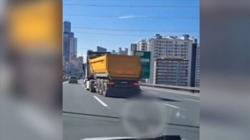 Ümraniye'de trafikte &quot;makas atan&quot; kamyon şoförüne ceza