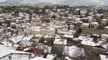 UNESCO kenti Safranbolu ile Abant Gölü Tabiat Parkı karla kaplandı