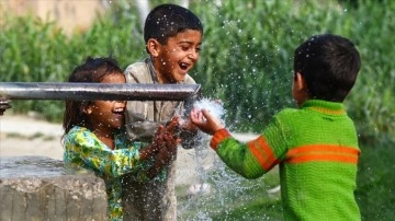 UNICEF: Pakistan'da geçen yılki sellerden etkilenen yaklaşık 4 milyon çocuğun temiz suyu yok