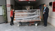 Üniversite hastanesinden yüz koruma siperi ve özel kabinli sedye üretimi