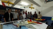 Üniversiteliler 'model uçak' yapıyor