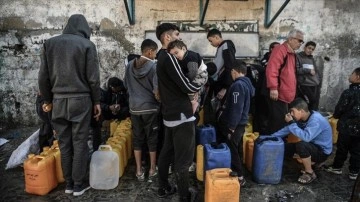 UNRWA: İsrail'in acımasız bombardımanı nedeniyle Gazze'de temiz suya erişim sınırlı