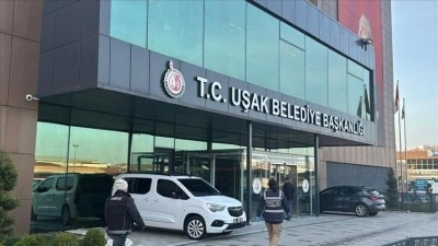 Uşak Belediyesinde sigortalı g&ouml;sterilip &Ouml;zkan Yalım'ın işletmelerinde &ccedil;alışan 15 ş&uuml;pheliye g&ouml;zaltı
