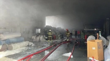 Uşak’ta tekstil fabrikasında yangın çıktı