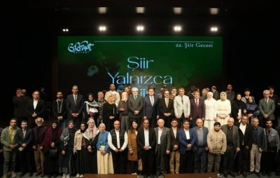 Usta şairlerin katılımıyla 22. kez "Edebiyat B&uuml;lteni Şiir Gecesi" d&uuml;zenlendi