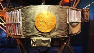 Uzaya gönderilen "Voyager Altın Kayıtları"nın bir kopyası açık artırmaya çıkıyor