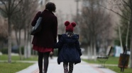 Uzmanından aşırı kaygılı ailelere uyarı: Çocuklarınızı belirlenen saatlerde dışarı çıkarın