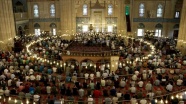 Uzmanlar camilerin yeniden toplu ibadete açılmasını olumlu karşılıyor