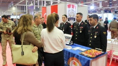 Van'da d&uuml;zenlenen "Doğu Anadolu Kariyer Fuarı" yaklaşık 45 bin ziyaret&ccedil;i ağırladı