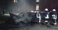 Van’da seyir halindeki otomobil alev alev yandı