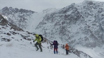 Van'da dağcılar, hayatını kaybeden Filistinliler anısına Kevenli Dağı'na tırmandı