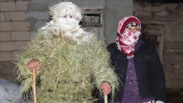 Van'da köylülerin kış eğlencesi 'köse-gelin' geleneği yaşatılıyor