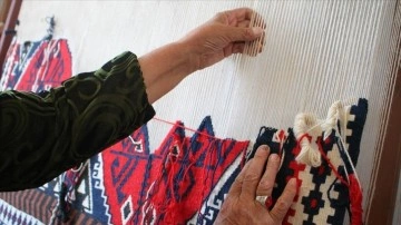 Vanlı kadınların dokuduğu kilimler yurt dışından da alıcı buluyor