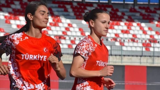 Vanlı milli atletlerin hedefi Romanya'dan altın madalyayla dönmek