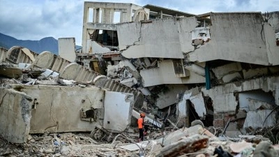 Venezuela'daki depremlerde enkaz yığınına d&ouml;nen mahalleler felaketin dehşetini g&ouml;zler &ouml;n&uuml;ne ser