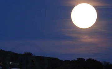 Ven&uuml;s Oğlak burcunda: Aşkta kararlılık; Aslan Dolunayı: A&ccedil;ık y&uuml;rekli olma cesareti getiriyor! -Nickola Berrygele yazdı-