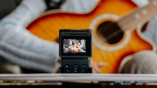 Vlog &Ccedil;ekimi İ&ccedil;in Ekipman Arayanlar İ&ccedil;in Fotoğraf Makinesi Nasıl Olmalı?