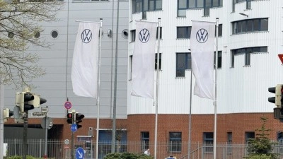 Volkswagen'deki geniş &ccedil;aplı k&uuml;&ccedil;&uuml;lme iddialarına sendikalardan sert tepki