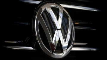 Volkswagen, sebebi bilinmeyen sistem arızası sebebiyle araç üretimini durdurdu