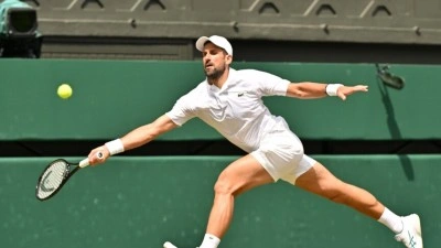 Wimbledon'da Aryna Sabalenka elenirken Novak Djokovic &ccedil;eyrek finale y&uuml;kseldi