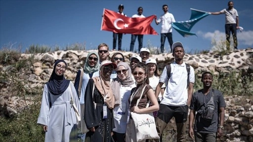 Yabancı öğrenciler Türkçeyi eğlenceli etkinliklerle öğreniyor