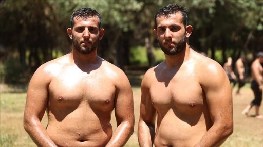 Yağlı güreşin ikiz pehlivanları, Kırkpınar'da aynı boyda kol bağlayacak