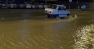 Yağmur Yozgat caddelerini göle çevirdi