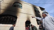 Yahudi yerleşimciler Filistinli aileye ait bir evi yaktı